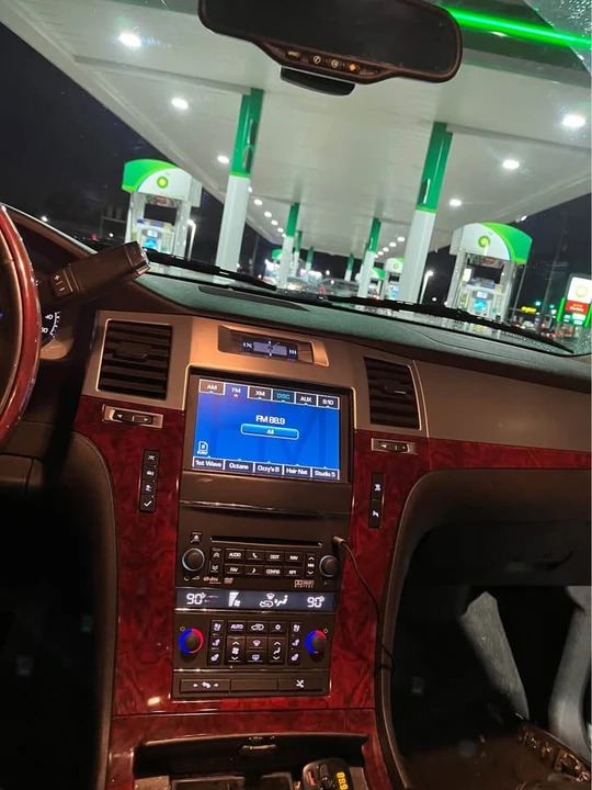 2011 Cadillac Escalade & EXT 2nd Gen - Image 12 of 12