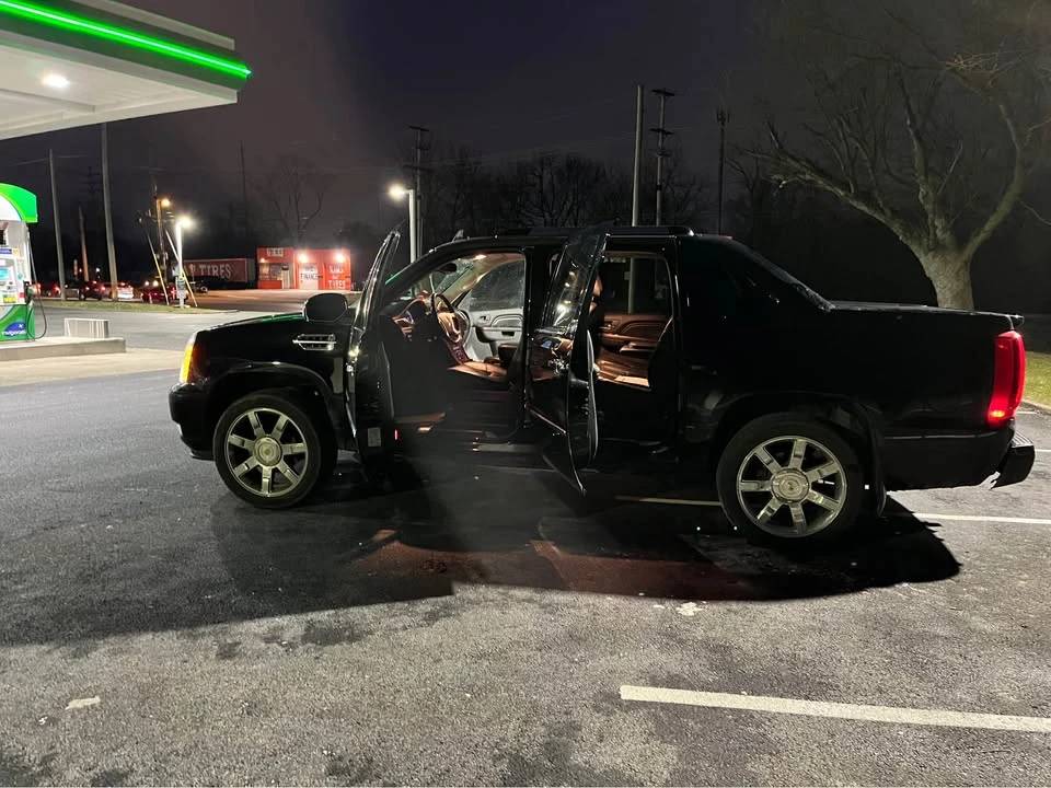 2011 Cadillac Escalade & EXT 2nd Gen - Image 4 of 12