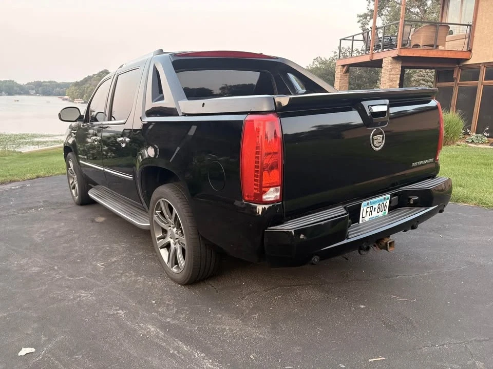 2011 Cadillac Escalade & EXT 2nd Gen - Image 5 of 19