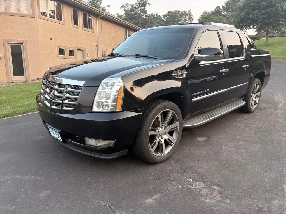 2011 Cadillac Escalade & EXT 2nd Gen - Image 3 of 19