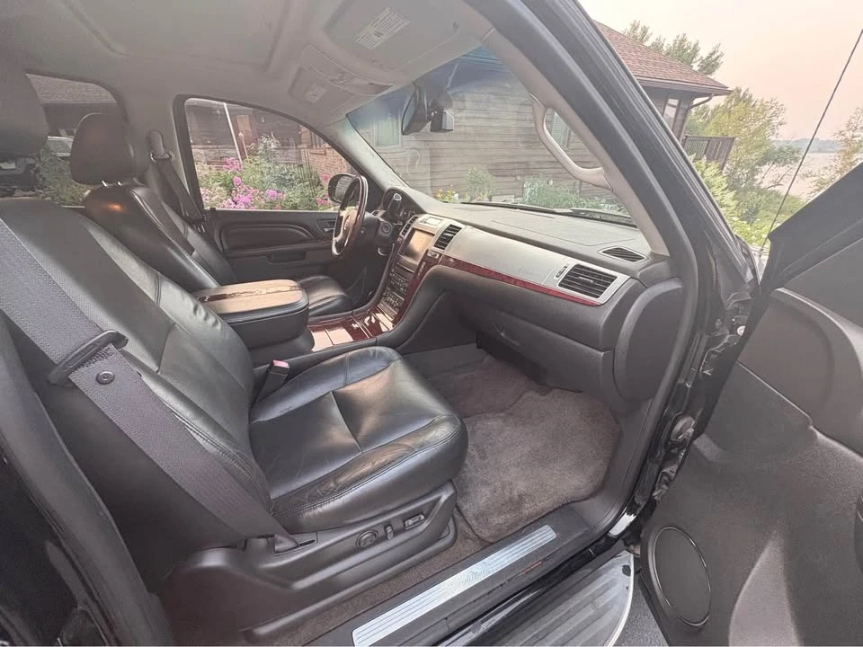 2011 Cadillac Escalade & EXT 2nd Gen - Image 16 of 19