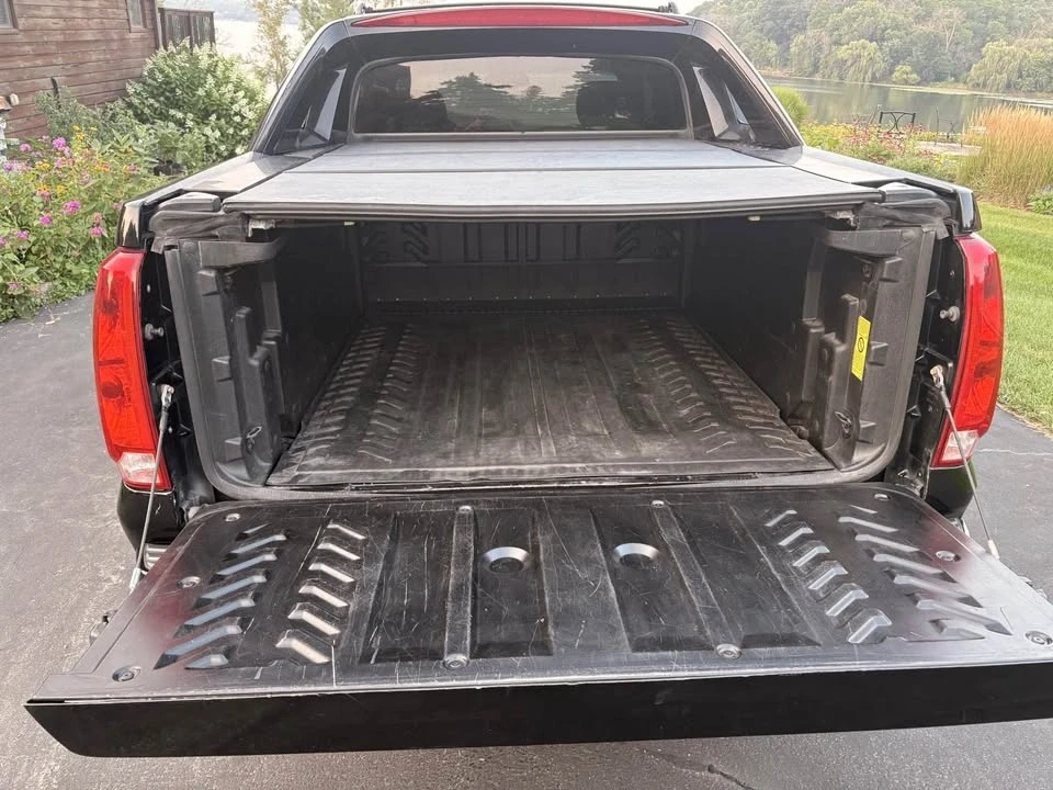 2011 Cadillac Escalade & EXT 2nd Gen - Image 19 of 19