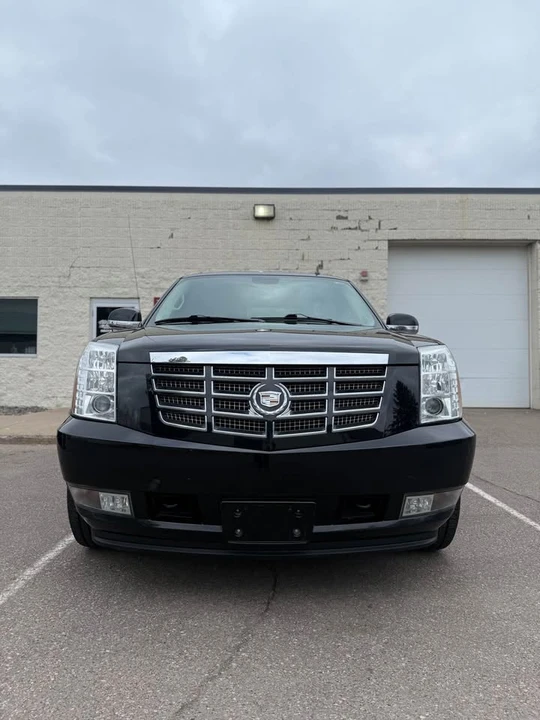 2011 Cadillac Escalade & EXT 3rd Gen - Image 2 of 9