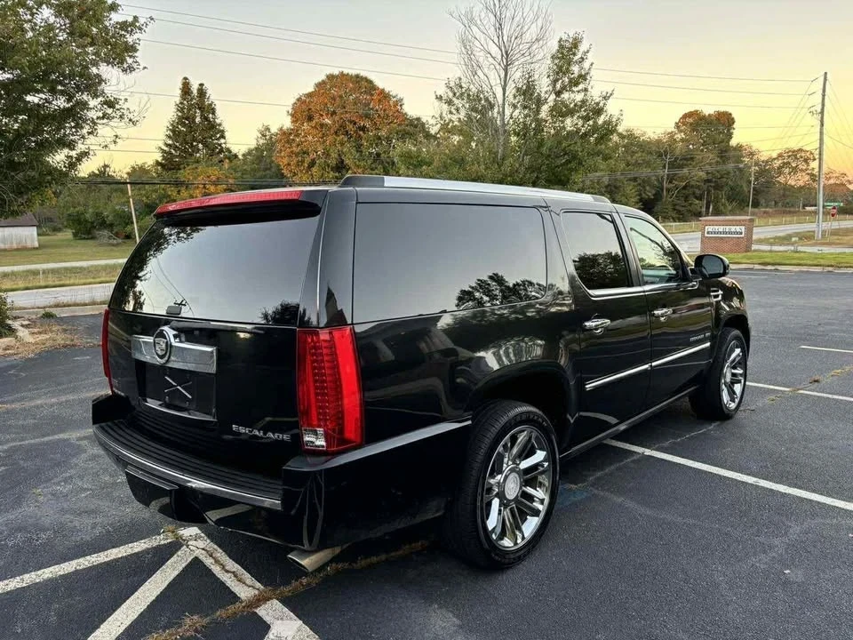 2011 Cadillac Escalade & EXT 3rd Gen - Image 3 of 13
