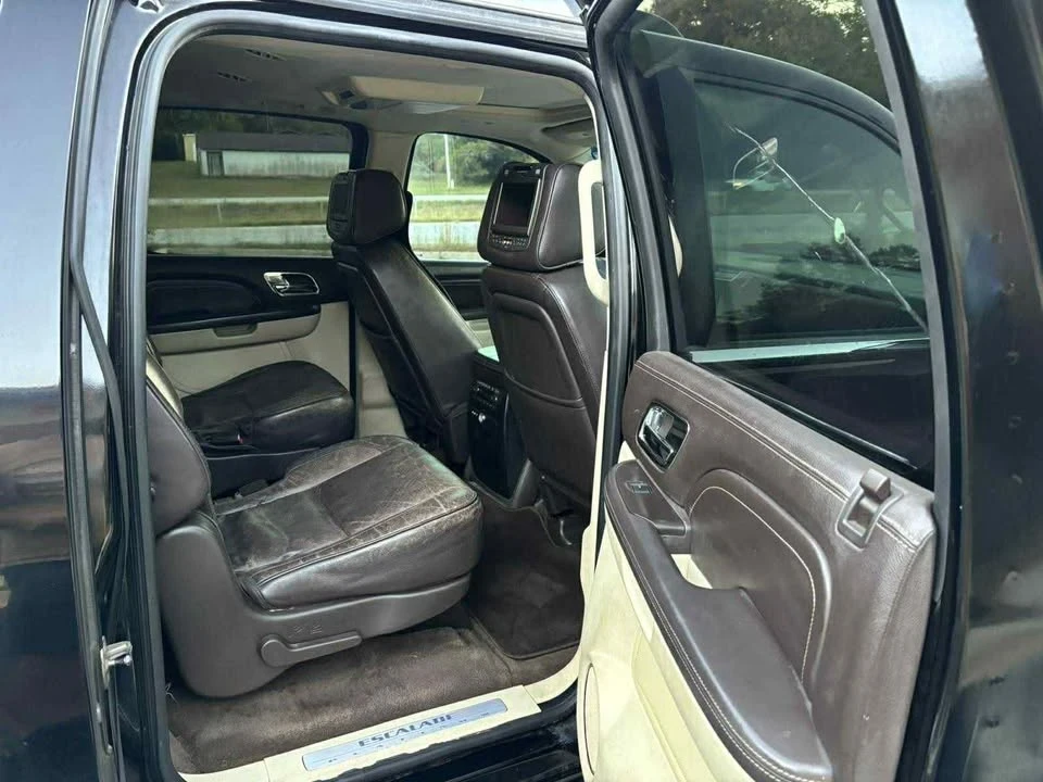 2011 Cadillac Escalade & EXT 3rd Gen - Image 9 of 13