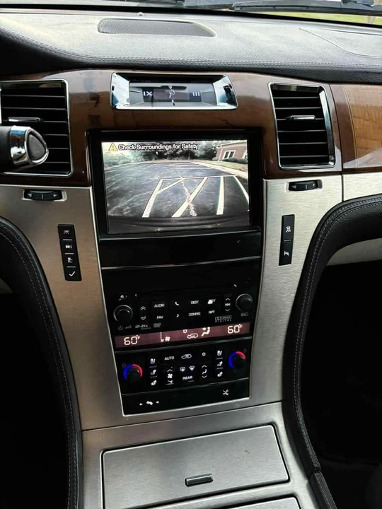 2011 Cadillac Escalade & EXT 3rd Gen - Image 11 of 13