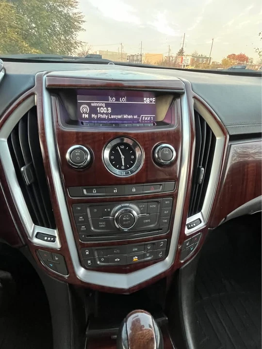 2011 Cadillac SRX - Image 9 of 12