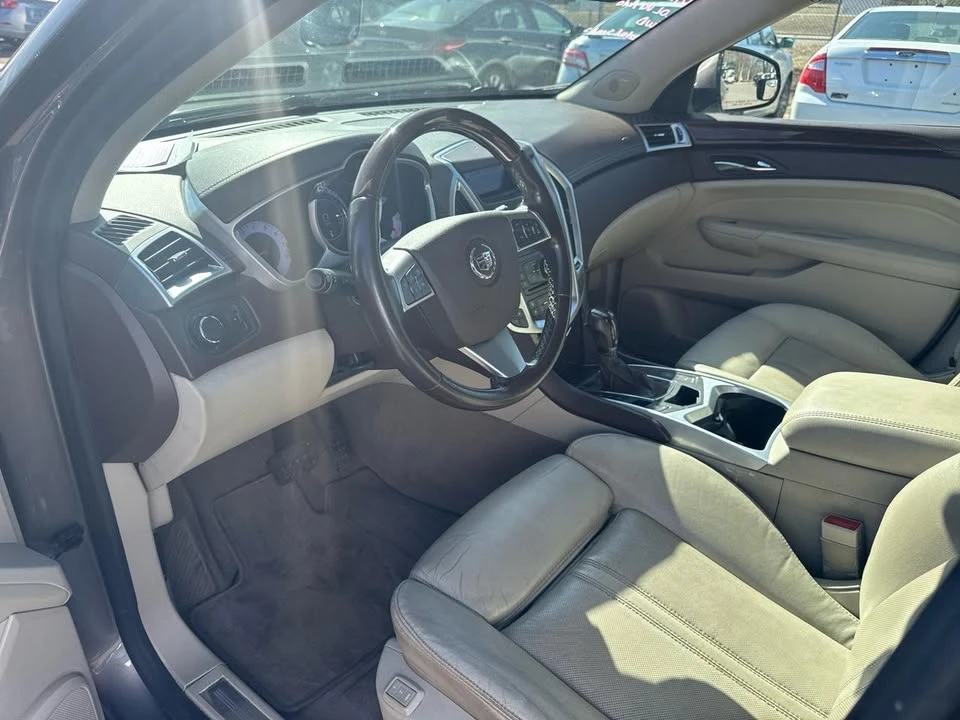 2011 Cadillac SRX - Image 9 of 11