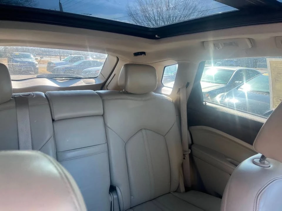 2011 Cadillac SRX - Image 16 of 20