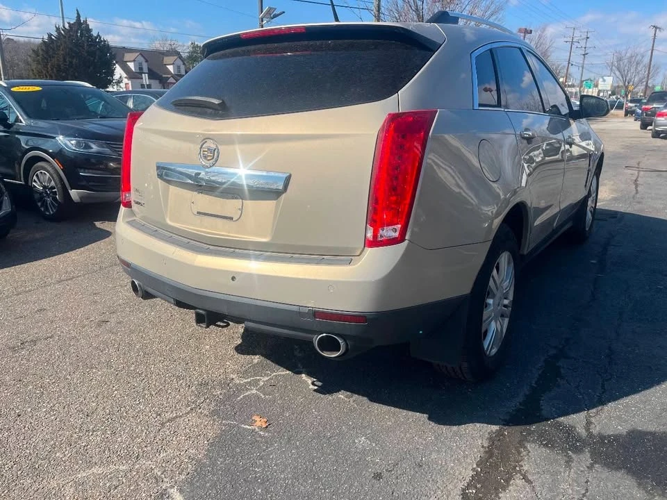 2011 Cadillac SRX - Image 19 of 20