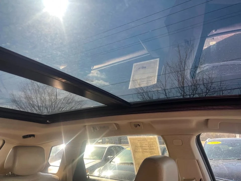 2011 Cadillac SRX - Image 14 of 20