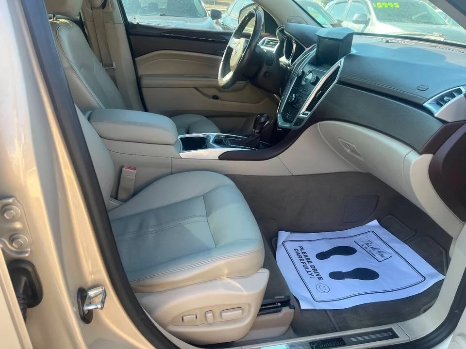 2011 Cadillac SRX - Image 13 of 20