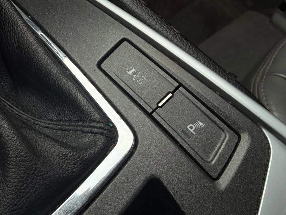 2011 Cadillac SRX - Image 14 of 19