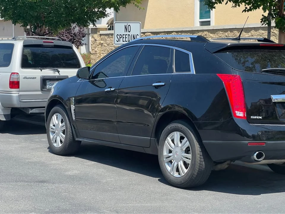 2011 Cadillac SRX - Image 2 of 16
