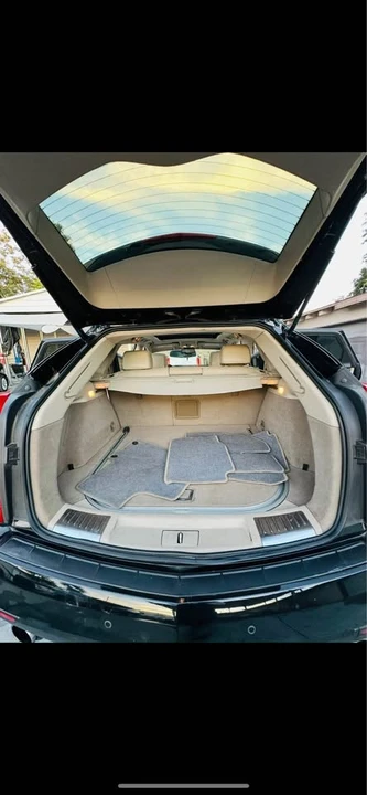 2011 Cadillac SRX - Image 9 of 16