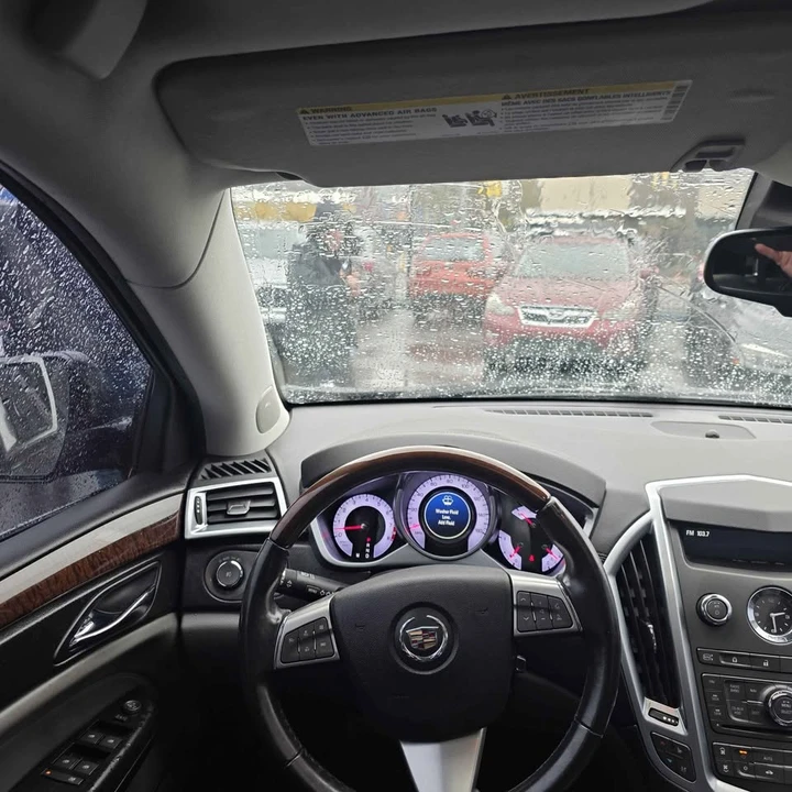 2011 Cadillac SRX - Image 14 of 16