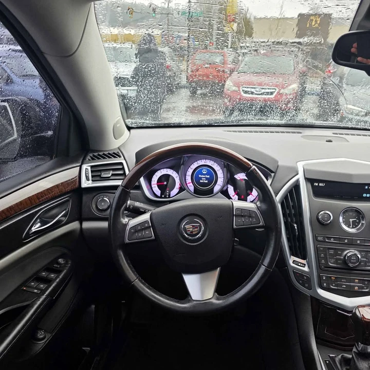 2011 Cadillac SRX - Image 15 of 16
