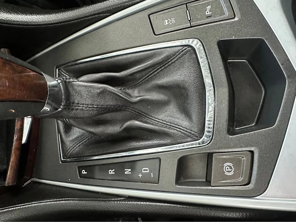 2011 Cadillac SRX - Image 11 of 15
