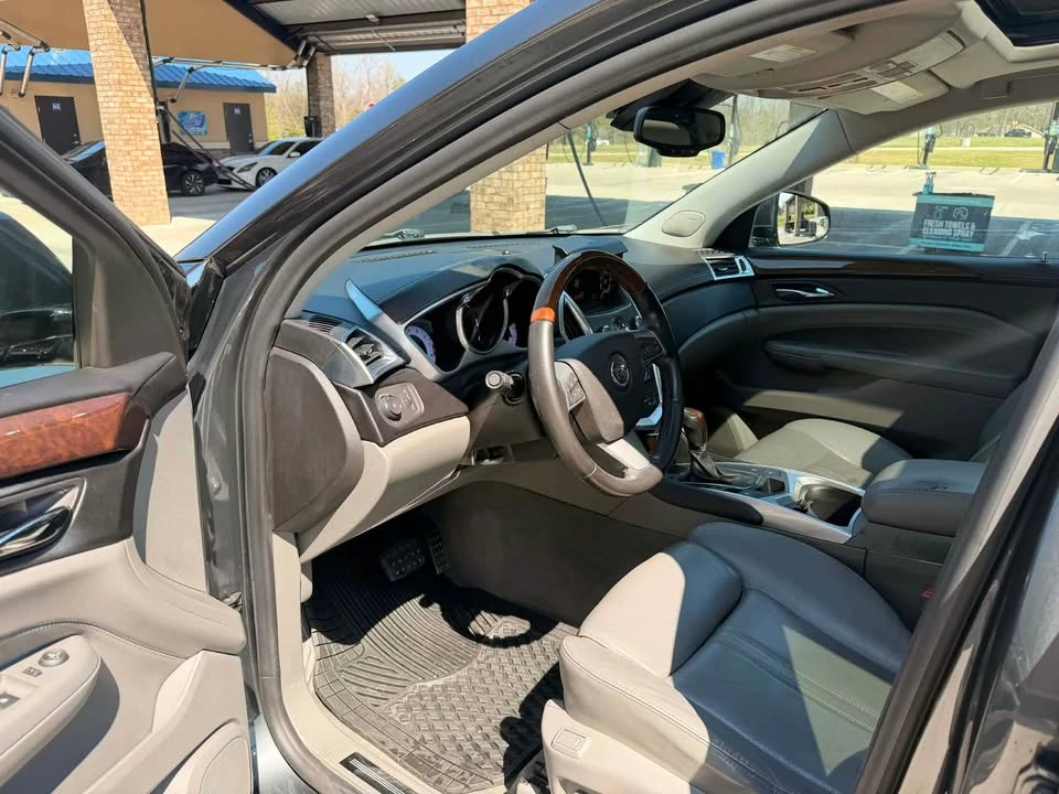 2011 Cadillac SRX - Image 10 of 16