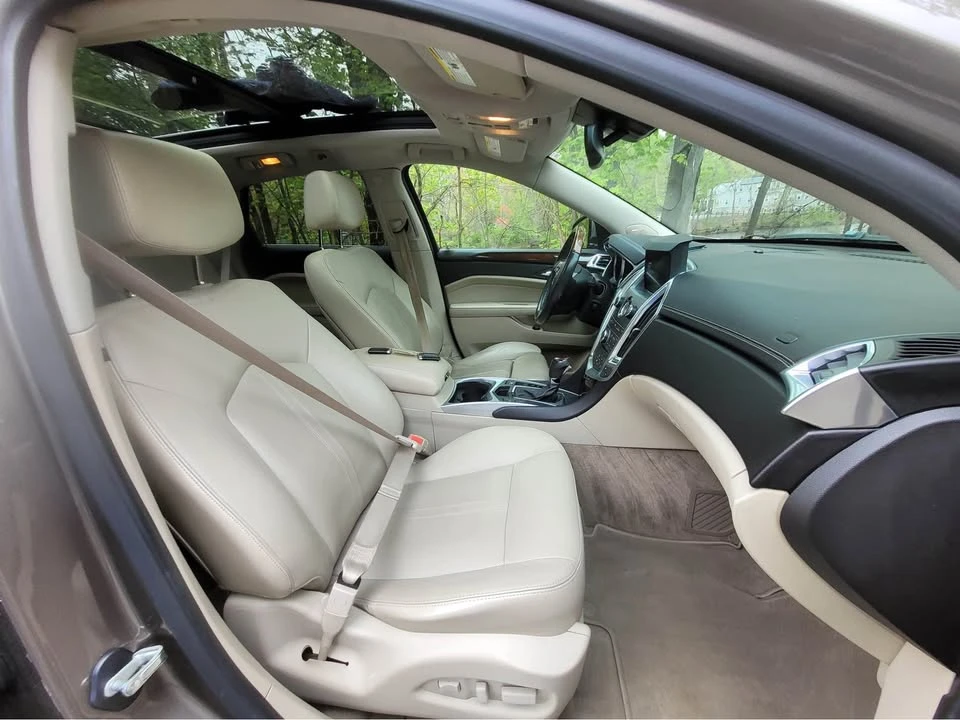 2011 Cadillac SRX - Image 14 of 18