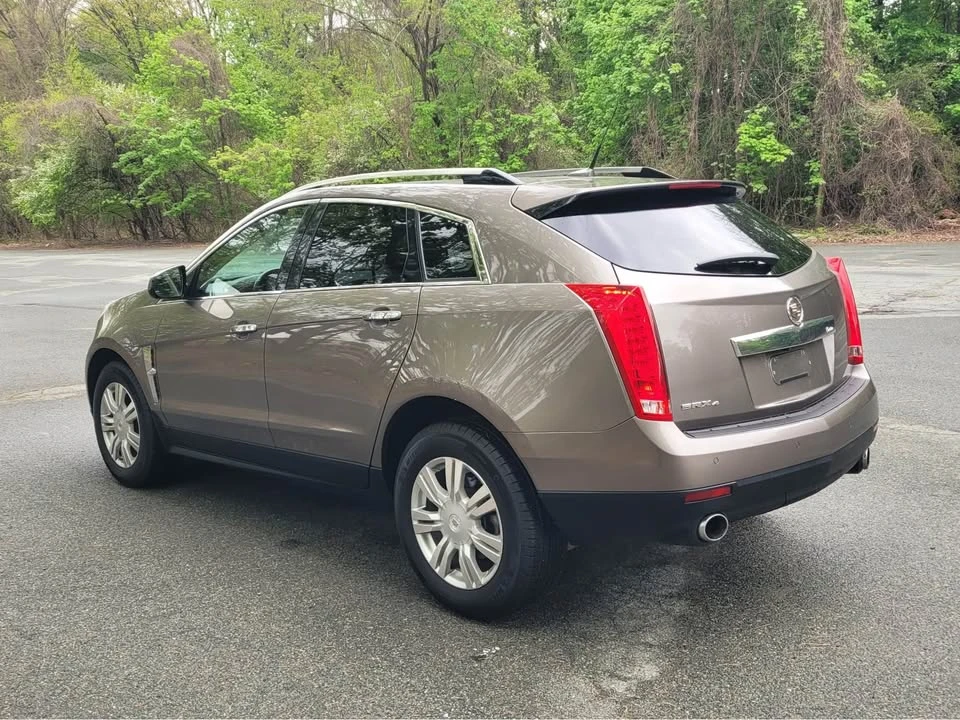 2011 Cadillac SRX - Image 17 of 18