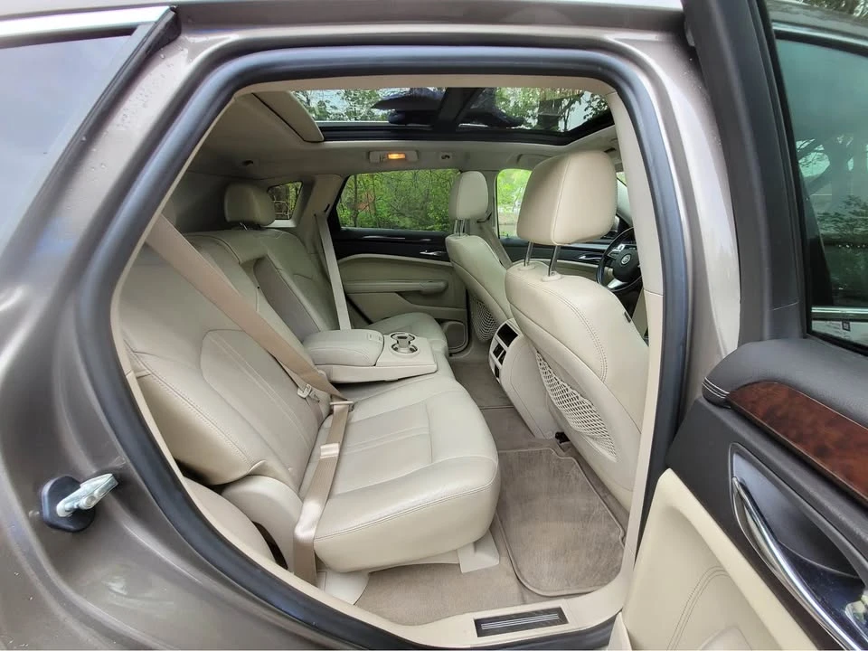 2011 Cadillac SRX - Image 15 of 18