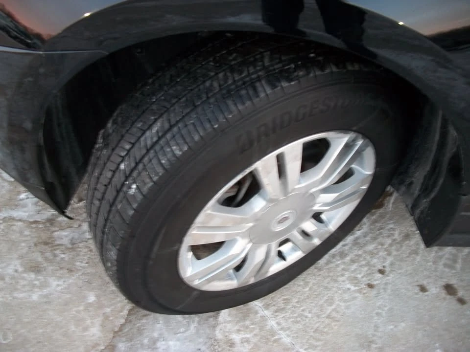 2011 Cadillac SRX - Image 16 of 20