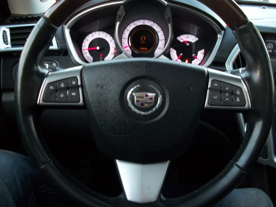 2011 Cadillac SRX - Image 15 of 20