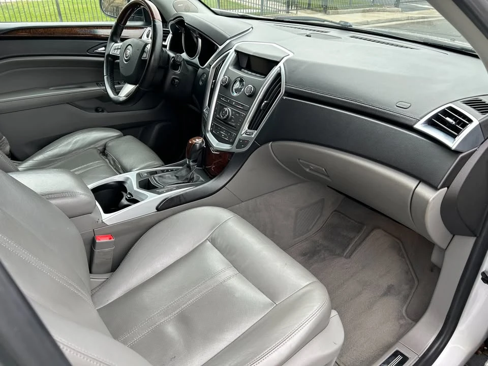 2011 Cadillac SRX - Image 12 of 20