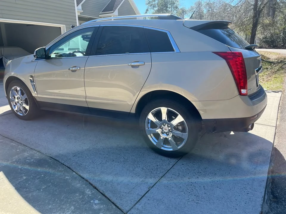 2011 Cadillac SRX - Image 2 of 4