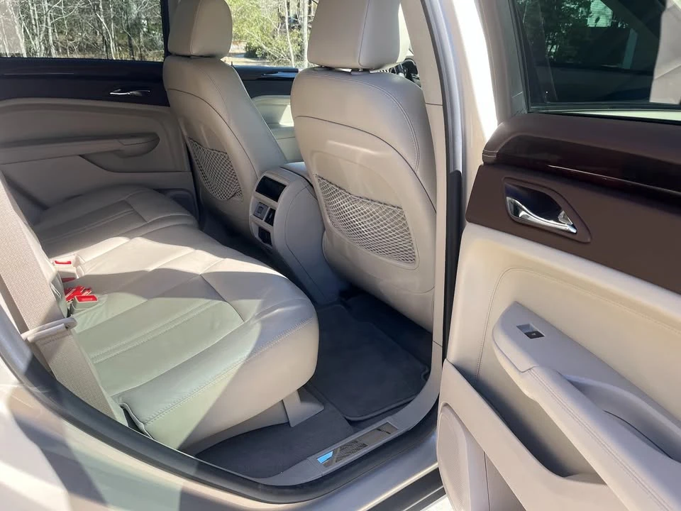 2011 Cadillac SRX - Image 4 of 4