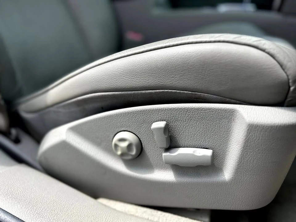 2011 Cadillac STS - Image 19 of 20
