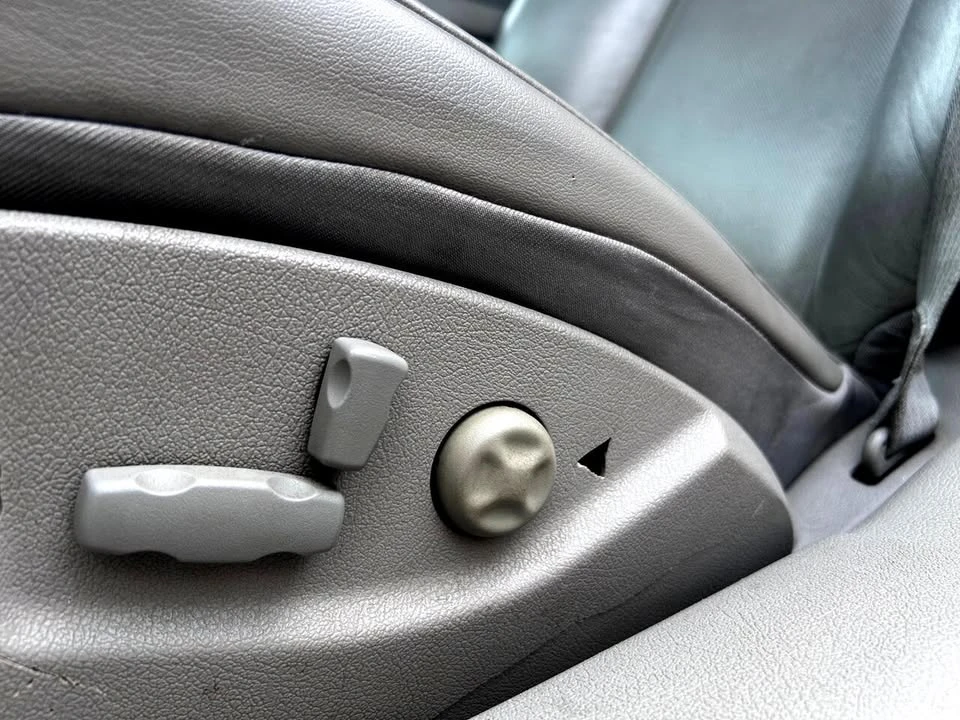 2011 Cadillac STS - Image 16 of 20