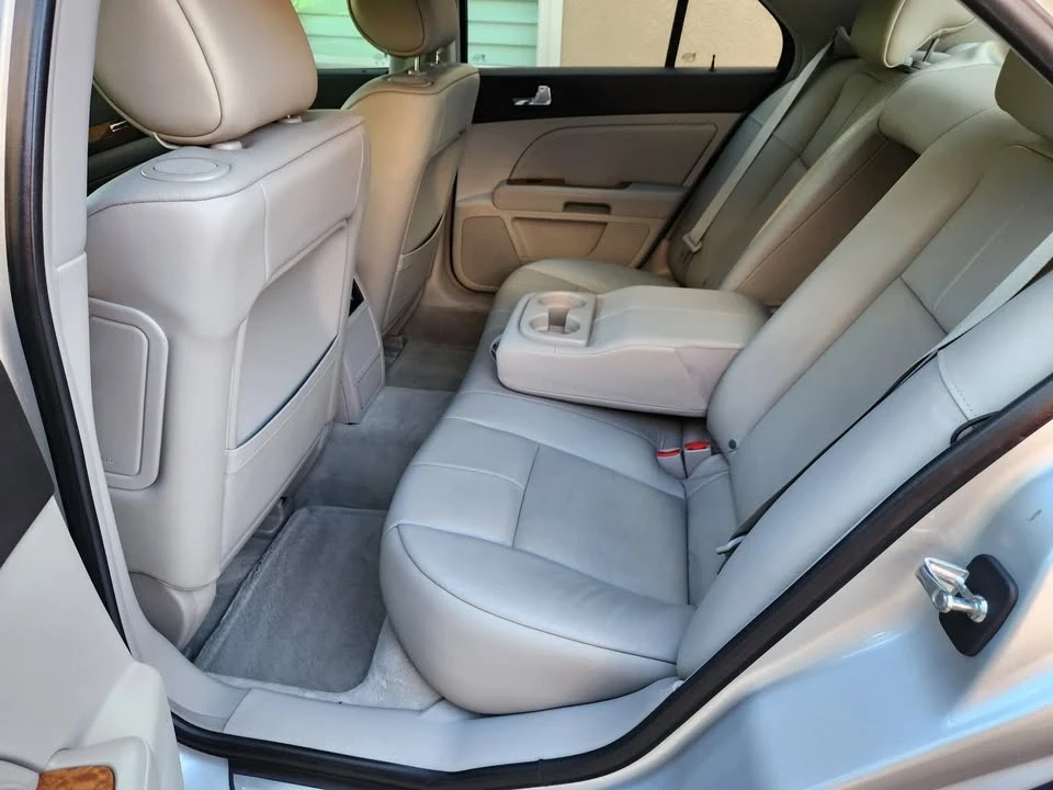 2011 Cadillac STS - Image 16 of 20