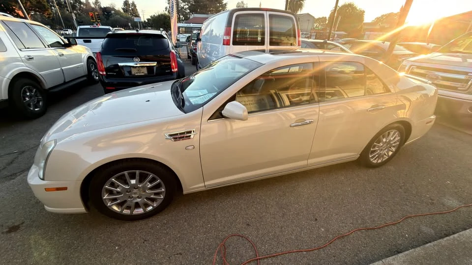 2011 Cadillac STS - Image 4 of 10