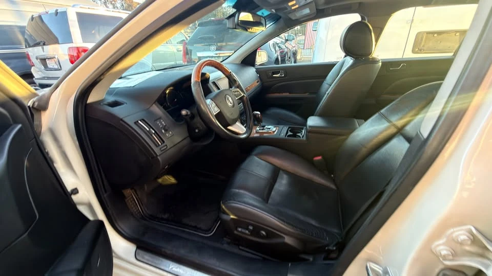 2011 Cadillac STS - Image 9 of 10