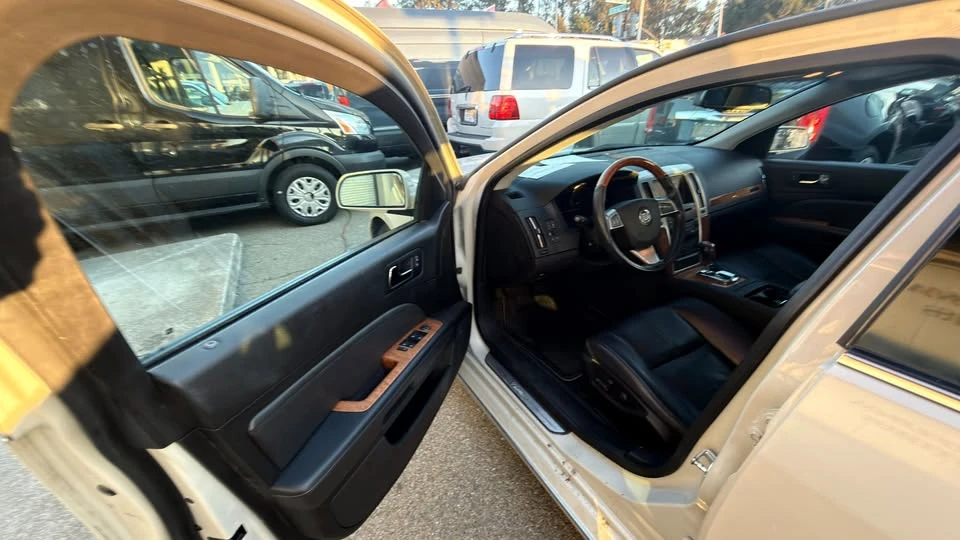 2011 Cadillac STS - Image 8 of 10