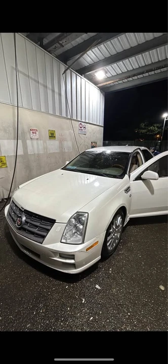 2011 Cadillac STS - Image 5 of 6