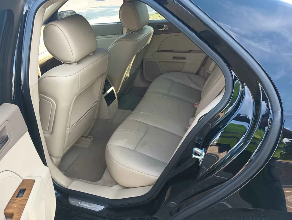 2011 Cadillac STS - Image 14 of 18