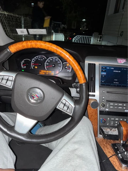 2011 Cadillac STS - Image 4 of 4