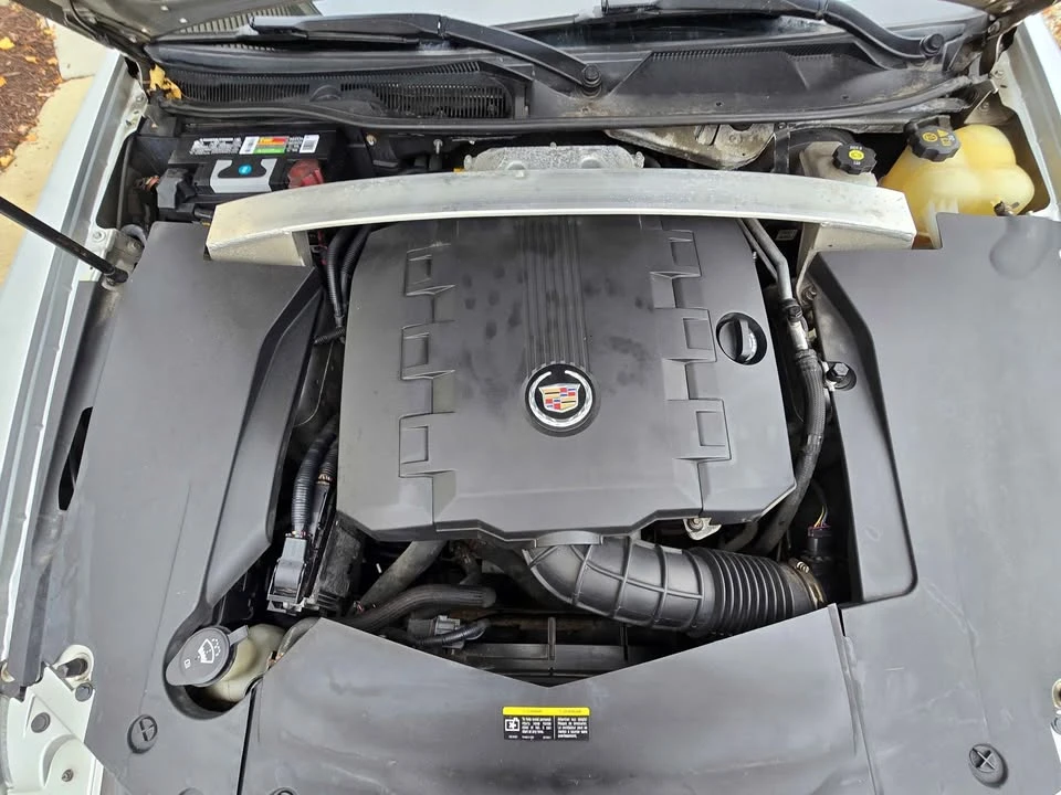 2011 Cadillac STS - Image 14 of 15