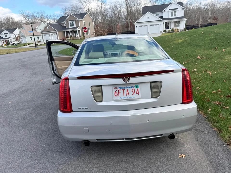 2011 Cadillac STS - Image 7 of 8