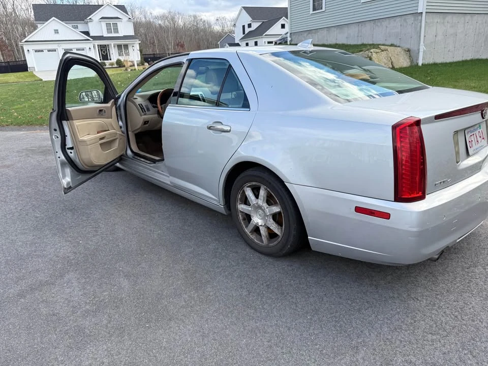2011 Cadillac STS - Image 2 of 8