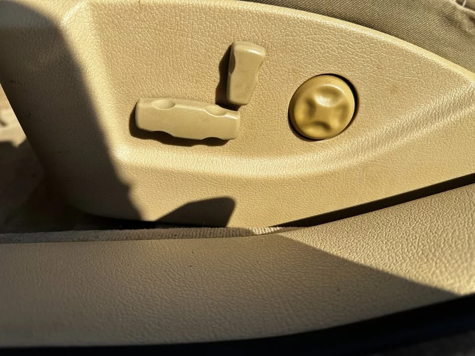 2011 Cadillac STS - Image 19 of 20