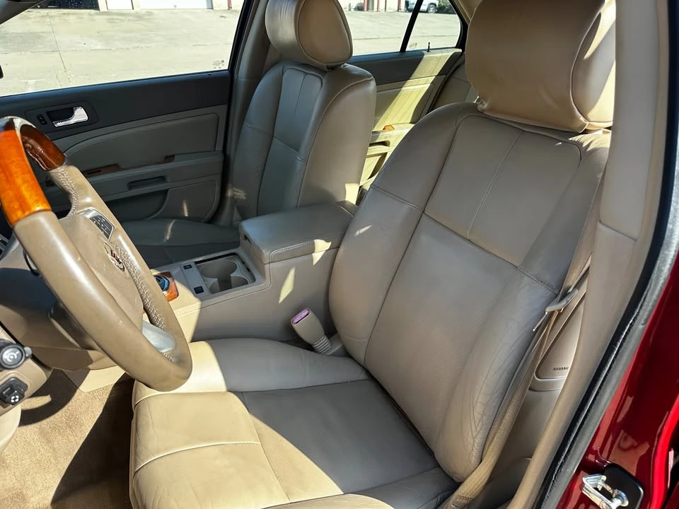 2011 Cadillac STS - Image 16 of 17