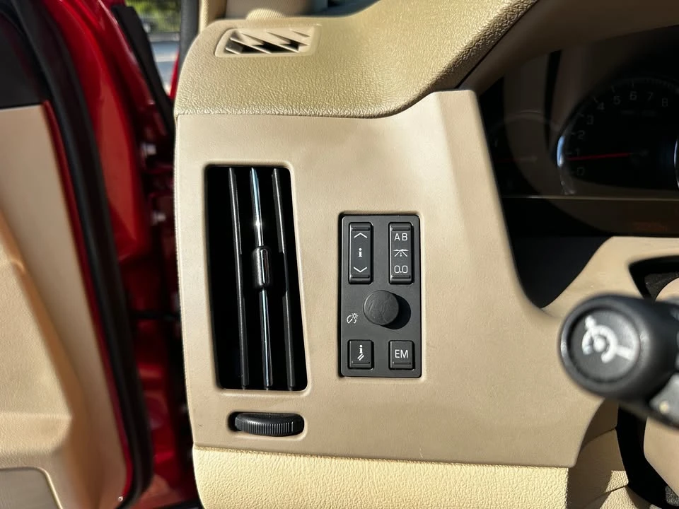 2011 Cadillac STS - Image 15 of 17