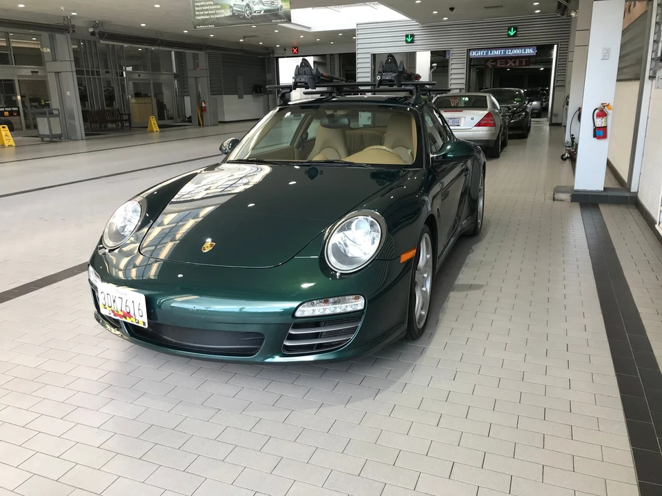 2011 Porsche 997 Carrera 4S - Image 4 of 11