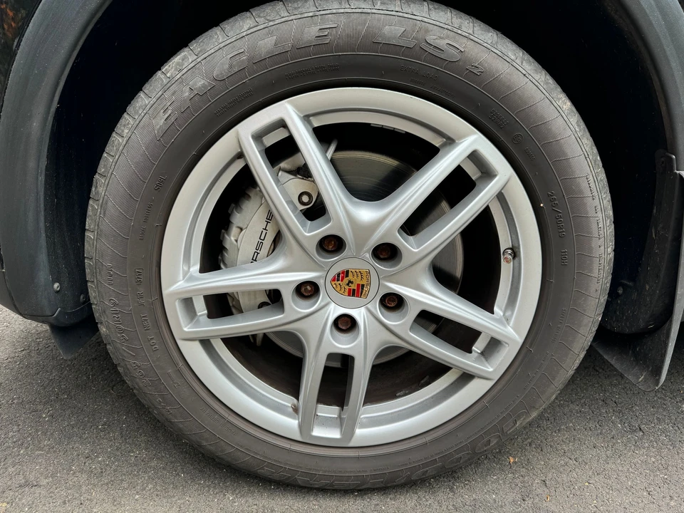 2011 Porsche 958 Cayenne S - Image 6 of 26