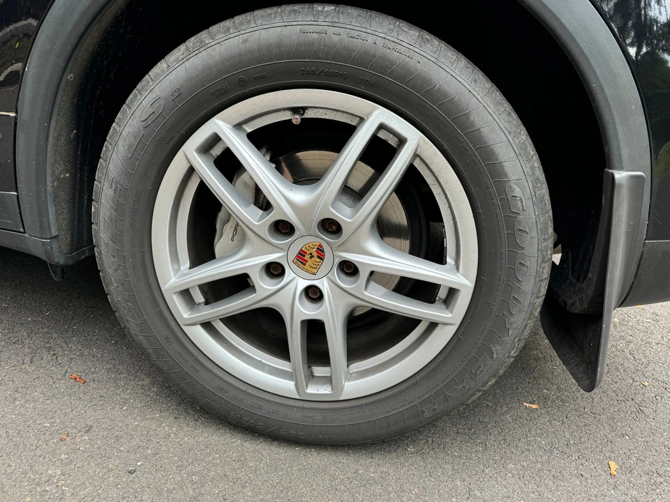 2011 Porsche 958 Cayenne S - Image 7 of 26