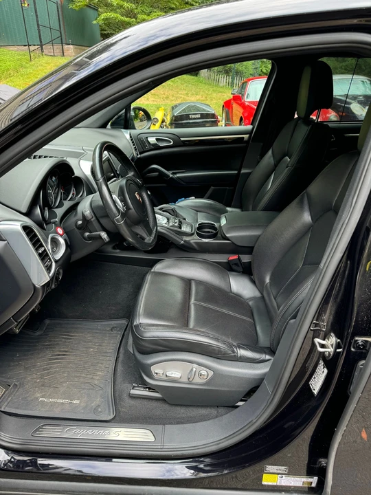 2011 Porsche 958 Cayenne S - Image 10 of 26